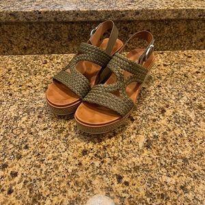 Baretraps Elsa Green Leather Wedge Platform Espadrille Sandals 9 Ankle Strap